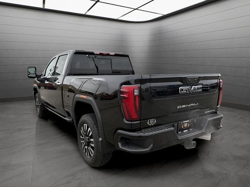 New 2025 GMC Sierra 3500 Denali Ultimate AWD/4WD image 3