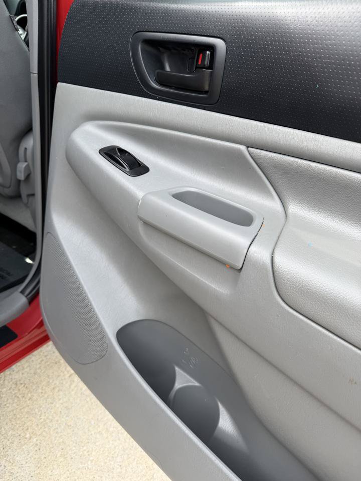 Used 2014 Toyota Tacoma PreRunner w/ Convenience Package RWD image 25