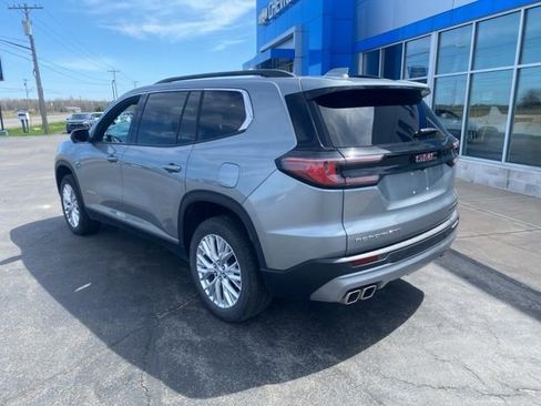 Used 2025 GMC Acadia Elevation w/ Elevation Premium Package image 3