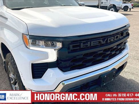 Used 2022 Chevrolet Silverado 1500 LT AWD/4WD image 33