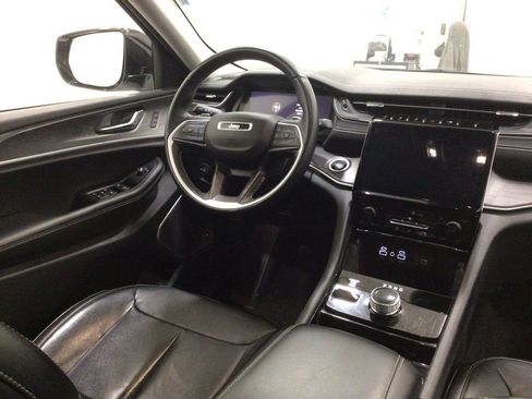 Used 2022 Jeep Grand Cherokee L Limited AWD/4WD image 16