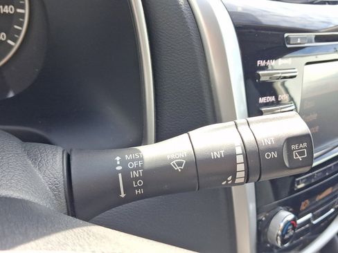 Used 2016 Nissan Murano S image 25