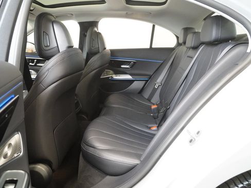 Used 2026 Mercedes-Benz E 350 4MATIC Sedan image 13