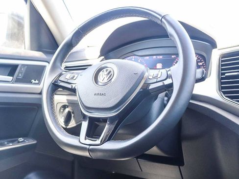 Used 2018 Volkswagen Atlas SEL Premium image 16
