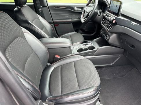 Used 2025 Ford Escape ST-Line Select AWD/4WD image 28