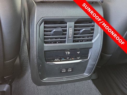 Used 2025 BMW M340i xDrive w/ Premium Package image 11