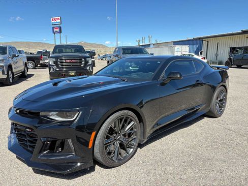 Used 2018 Chevrolet Camaro ZL1 RWD image 8