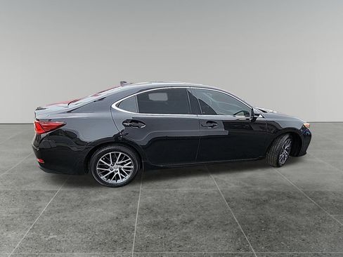 Used 2017 Lexus ES 350 w/ Luxury Package FWD image 8