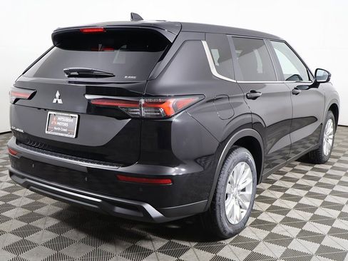 New 2026 Mitsubishi Outlander ES image 11