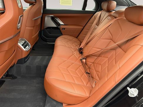 Certified 2025 BMW 750e xDrive w/ Executive Package image 13