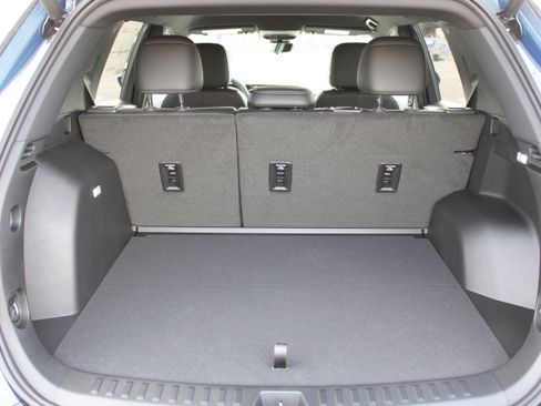 New 2026 Chevrolet Equinox LT w/ Convenience Package II image 7