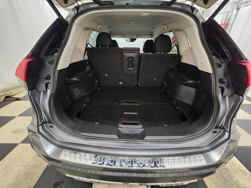 Used 2019 Nissan Rogue SV w/ Premium Package image 26