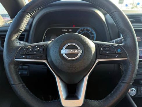 Certified 2025 Nissan Leaf SV Plus image 21