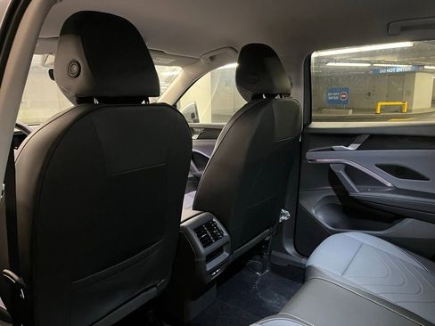 New 2025 Volkswagen Tiguan SE image 22