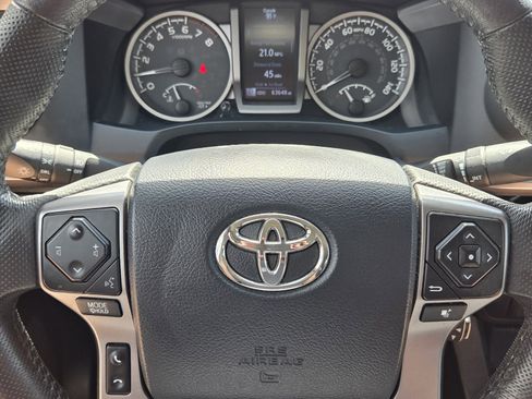 Used 2017 Toyota Tacoma SR5 w/ Tow Package image 17