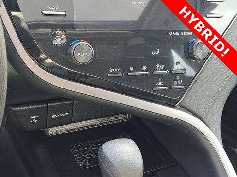 Used 2019 Toyota Camry LE image 16