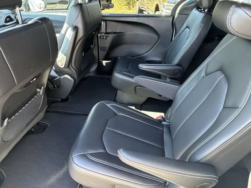 New 2026 Chrysler Pacifica Select FWD image 20