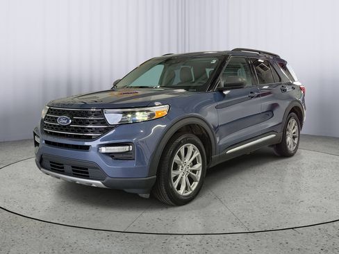 Certified 2021 Ford Explorer XLT w/ Equipment Group 202A AWD/4WD image 4