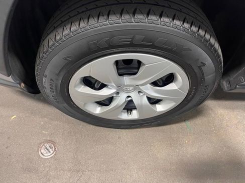 Used 2021 Toyota RAV4 LE image 30