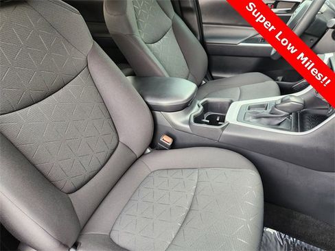 Used 2022 Toyota RAV4 XLE image 10
