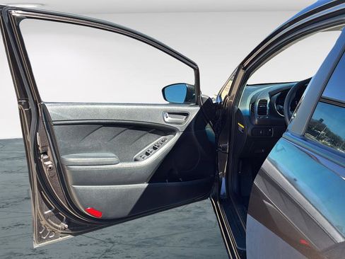 Used 2017 Kia Forte LX w/ LX Popular Package image 11