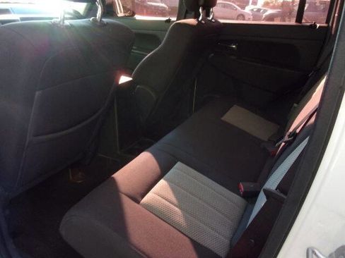 Used 2010 Jeep Liberty Sport image 10