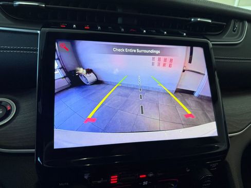 Used 2023 Jeep Grand Cherokee L Limited image 20