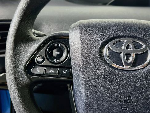 Used 2022 Toyota Prius LE FWD image 17