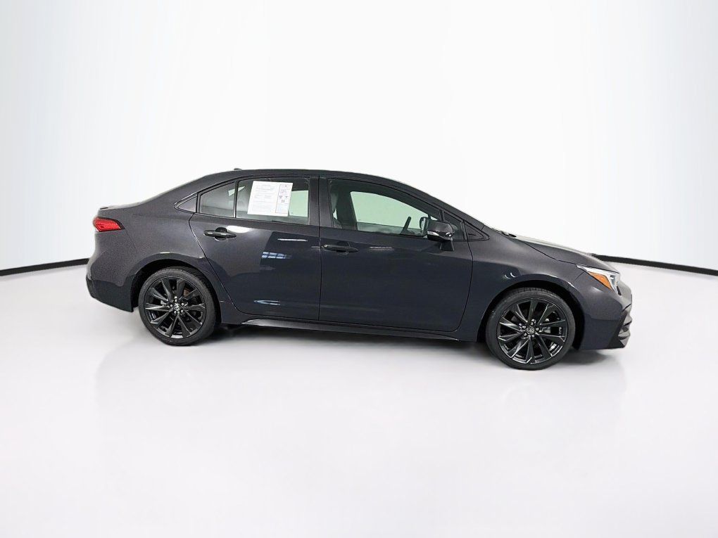 Used 2026 Toyota Corolla SE FWD image 11