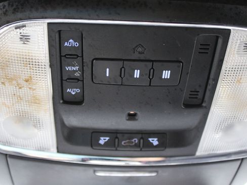 Used 2015 Jeep Grand Cherokee Limited AWD/4WD image 24