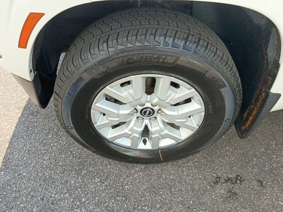 Used 2022 Nissan Frontier SV RWD image 27