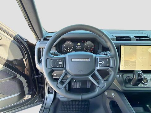 New 2026 Land Rover Defender 110 X-Dynamic SE image 39