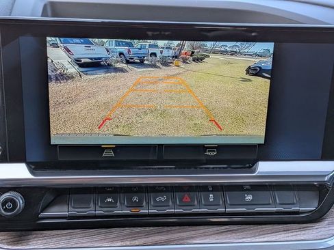 Used 2025 Chevrolet Silverado 1500 LT image 24