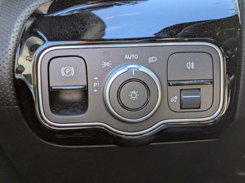 Certified 2025 Mercedes-Benz CLA 250 image 24