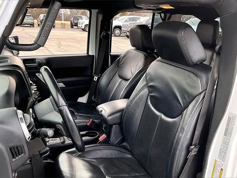 Used 2016 Jeep Wrangler Unlimited Sahara w/ Connectivity Group image 20