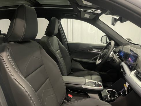 Used 2025 BMW X1 xDrive28i w/ Technology Package image 15