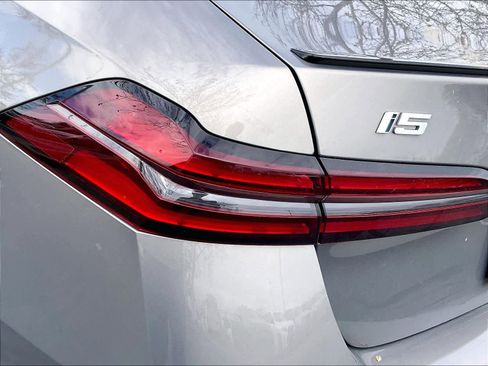 Used 2024 BMW i5 M60 w/ Premium Package image 26