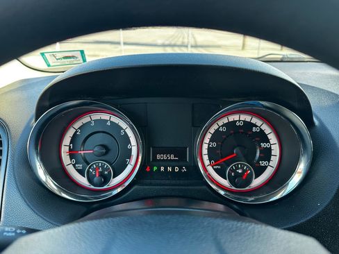 Used 2019 Dodge Grand Caravan SE image 9