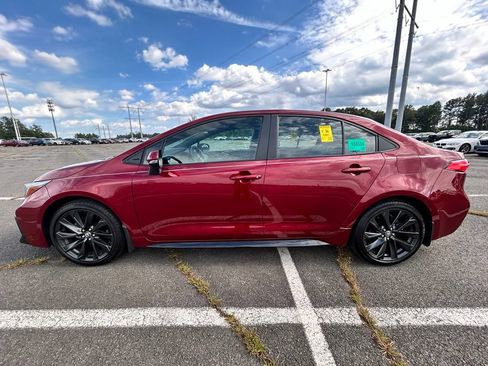 Used 2025 Toyota Corolla SE w/ Convenience Package FWD image 5