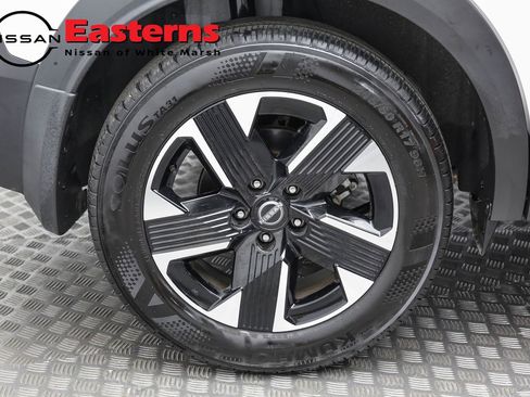 Used 2025 Nissan Kicks SV image 28