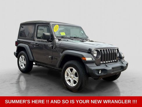 Used 2022 Jeep Wrangler Sport AWD/4WD image 3