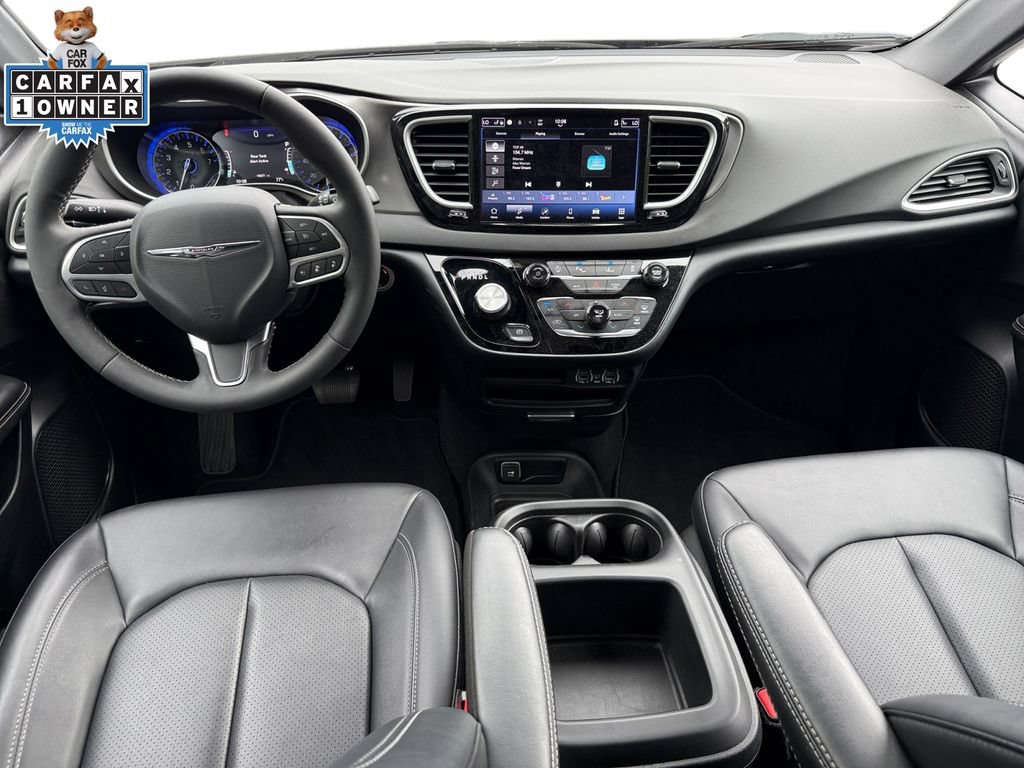 Used 2025 Chrysler Pacifica Select FWD image 10