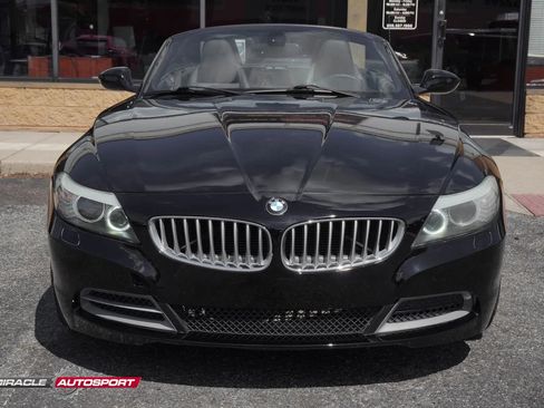 Used 2011 BMW Z4 sDrive35i image 2