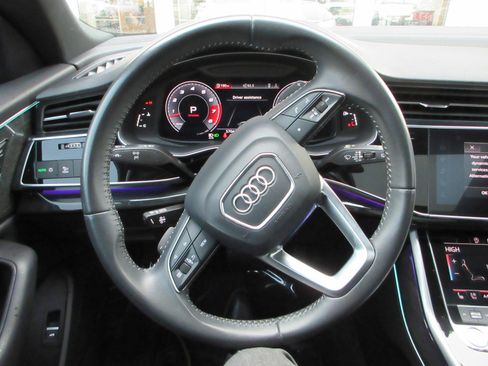 Used 2020 Audi Q8 Premium Plus image 35