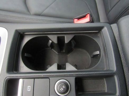 Used 2022 Audi Q3 2.0T Premium Plus w/ Premium Plus Package image 53