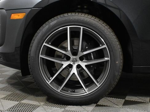 Used 2026 Porsche Macan AWD/4WD image 12