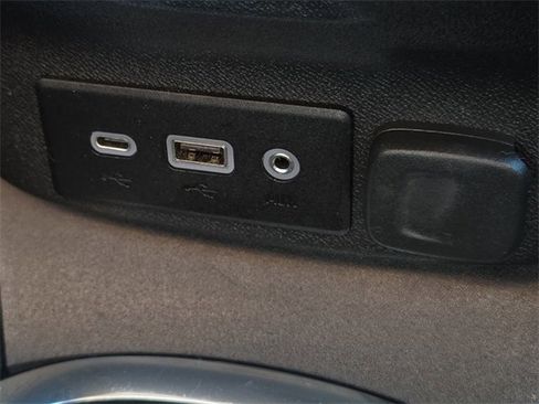 Used 2022 Chevrolet Malibu LT image 27