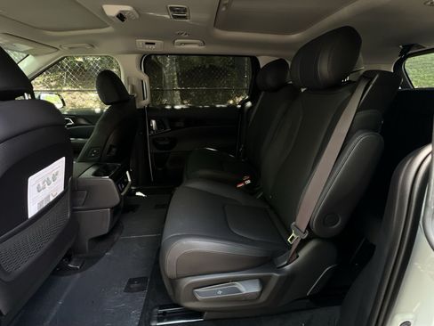 New 2026 Kia Carnival SX Prestige FWD image 34
