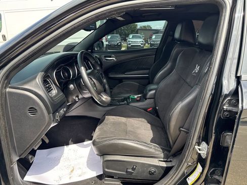 Used 2019 Dodge Charger Scat Pack w/ Plus Group RWD image 29