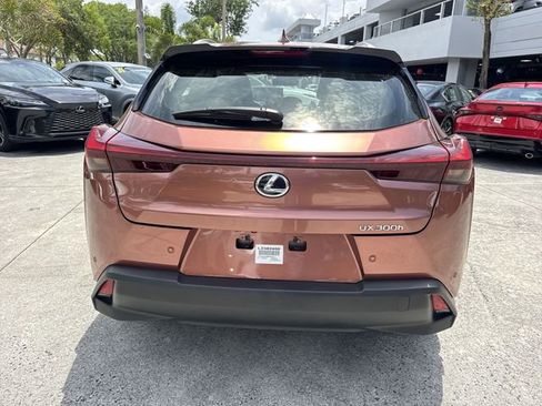 Certified 2025 Lexus UX 300h FWD w/ Accessory Package (Z1) image 24